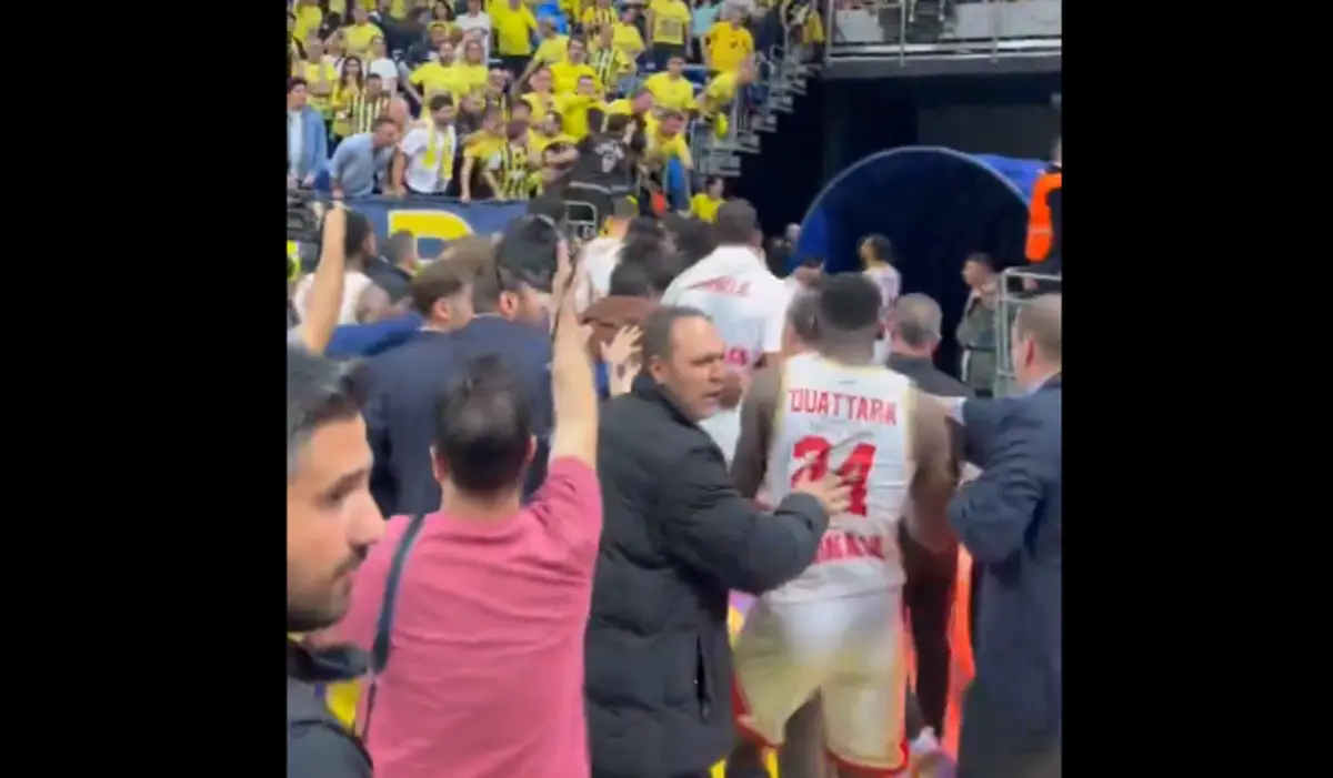 Imagem de contexto do artigo Euroliga: jogo entre Fenerbahçe e Mónaco acabou em grande confusão