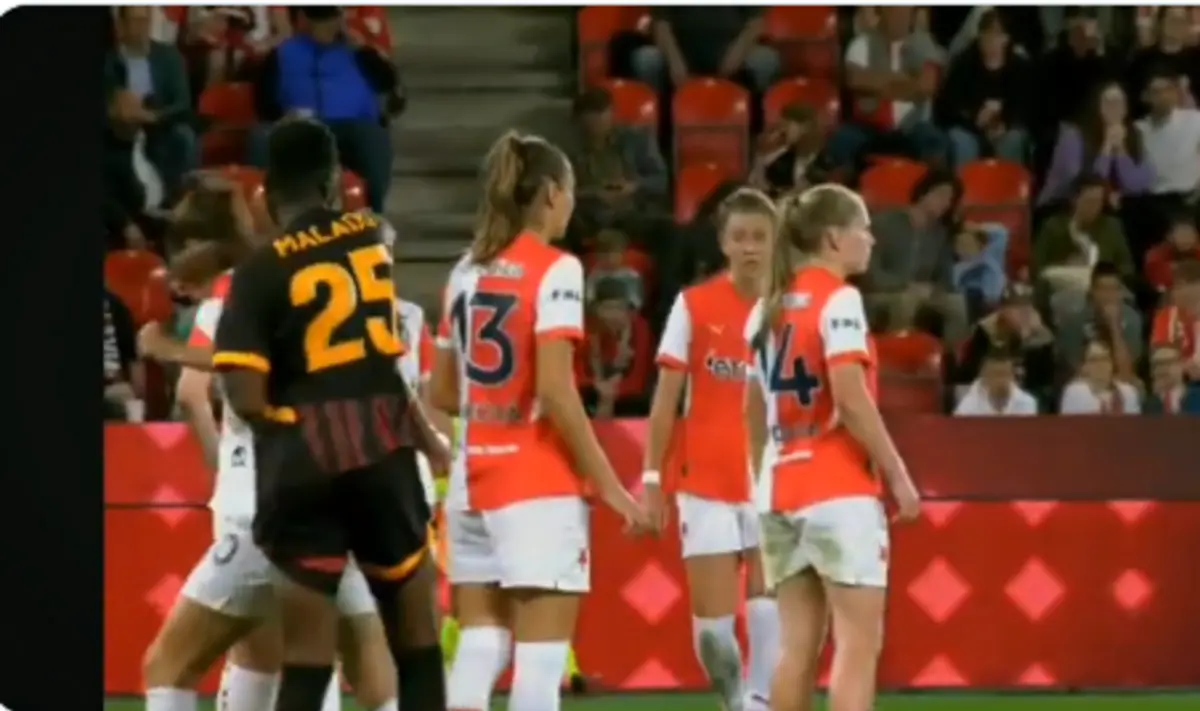 Imagem de contexto do artigo Champions feminina: jogo entre Slavia e Galatasaray aqueceu com soco à mistura