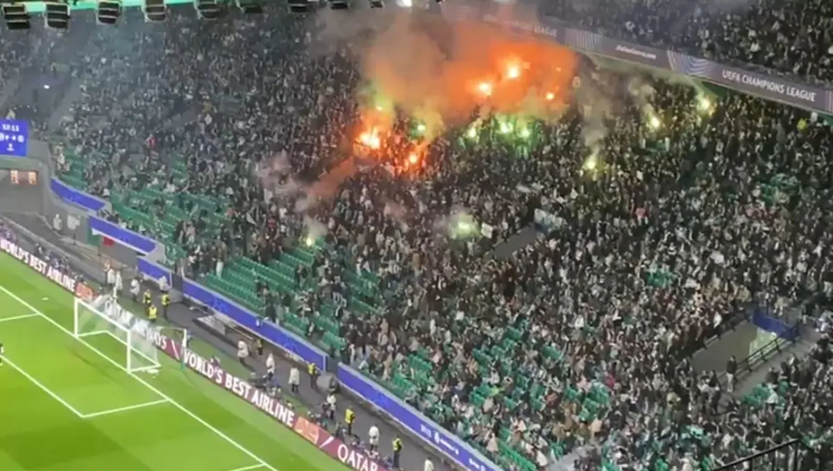 Imagem de contexto do artigo Sporting-PSG: adeptos acendem tochas em Alvalade. Veja o vídeo