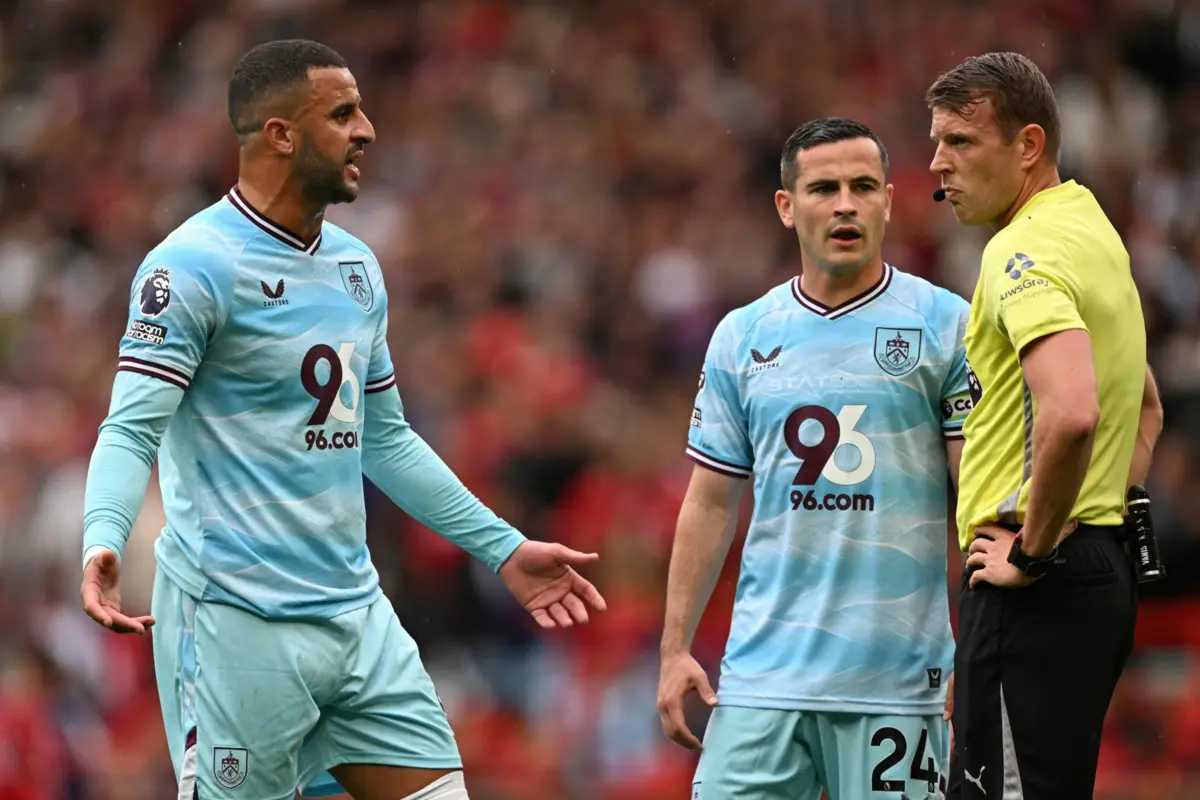 Kyle Walker joga atualmente no Burnley