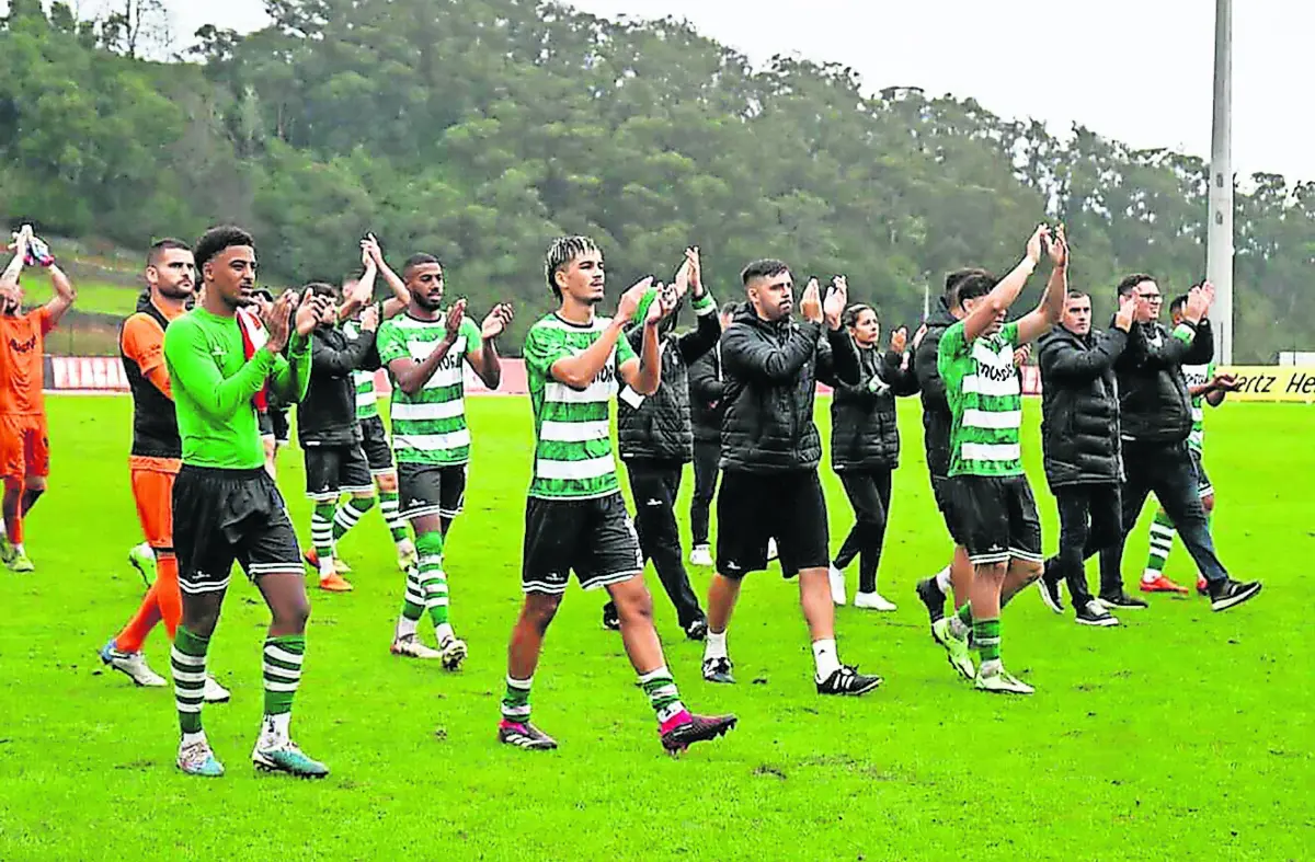 Imagem de contexto do artigo Lusitânia dos Açores está em alta: "Benfica mexeu a nível anímico"