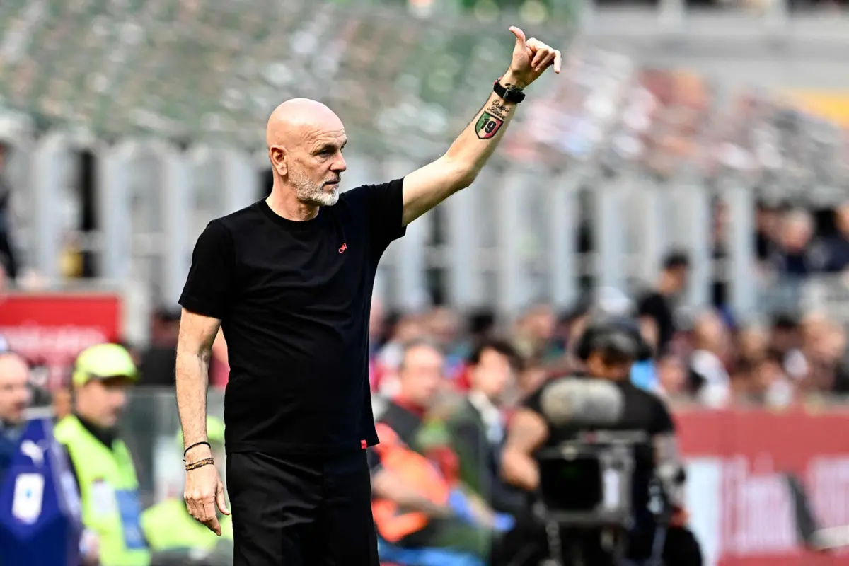 Imagem de contexto do artigo Oficial: Milan anuncia saída de Stefano Pioli do comando técnico