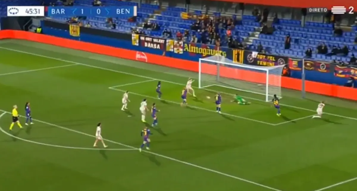 Imagem de contexto do artigo Chandra Davidson marca em derrota do Benfica em casa do Barcelona. Veja