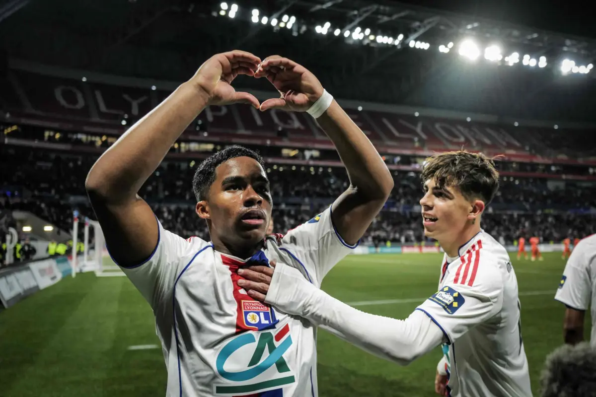 Endrick marcou o primeiro golo do Lyon