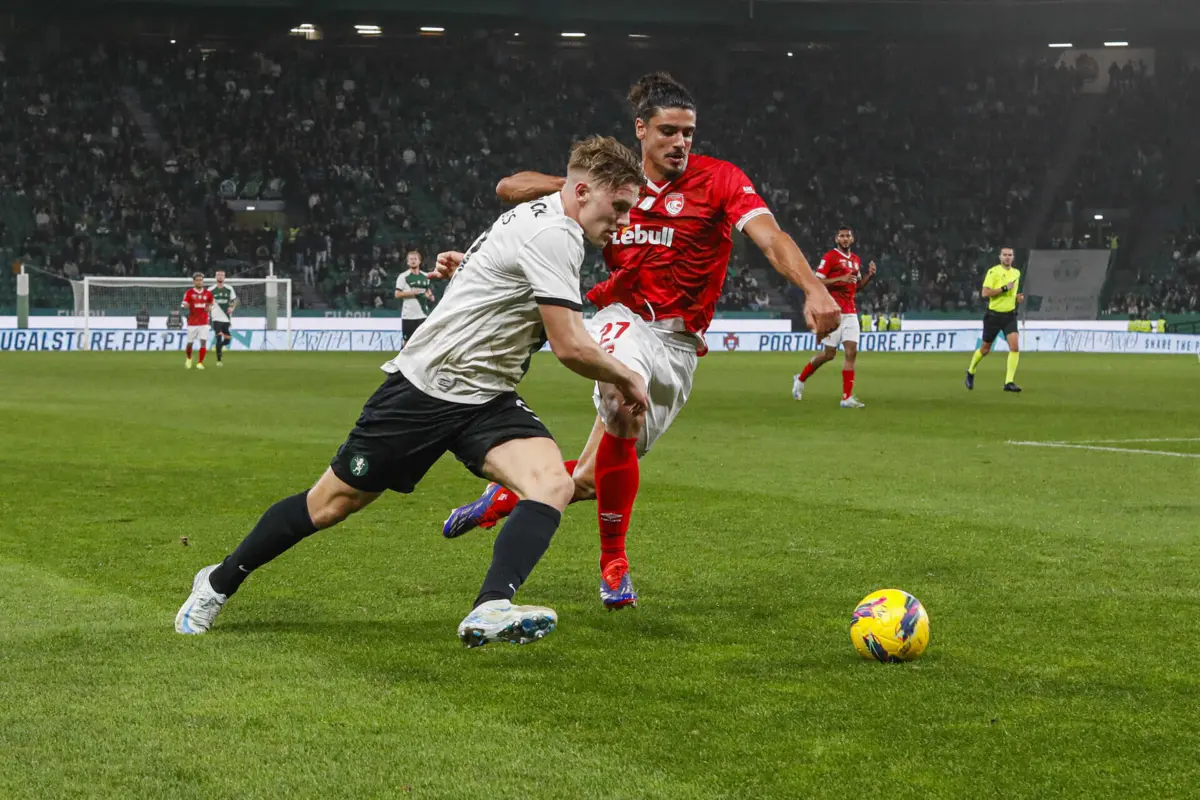 Viktor Gyökeres e Guilherme Ramos (Créditos: Pedro Rocha)