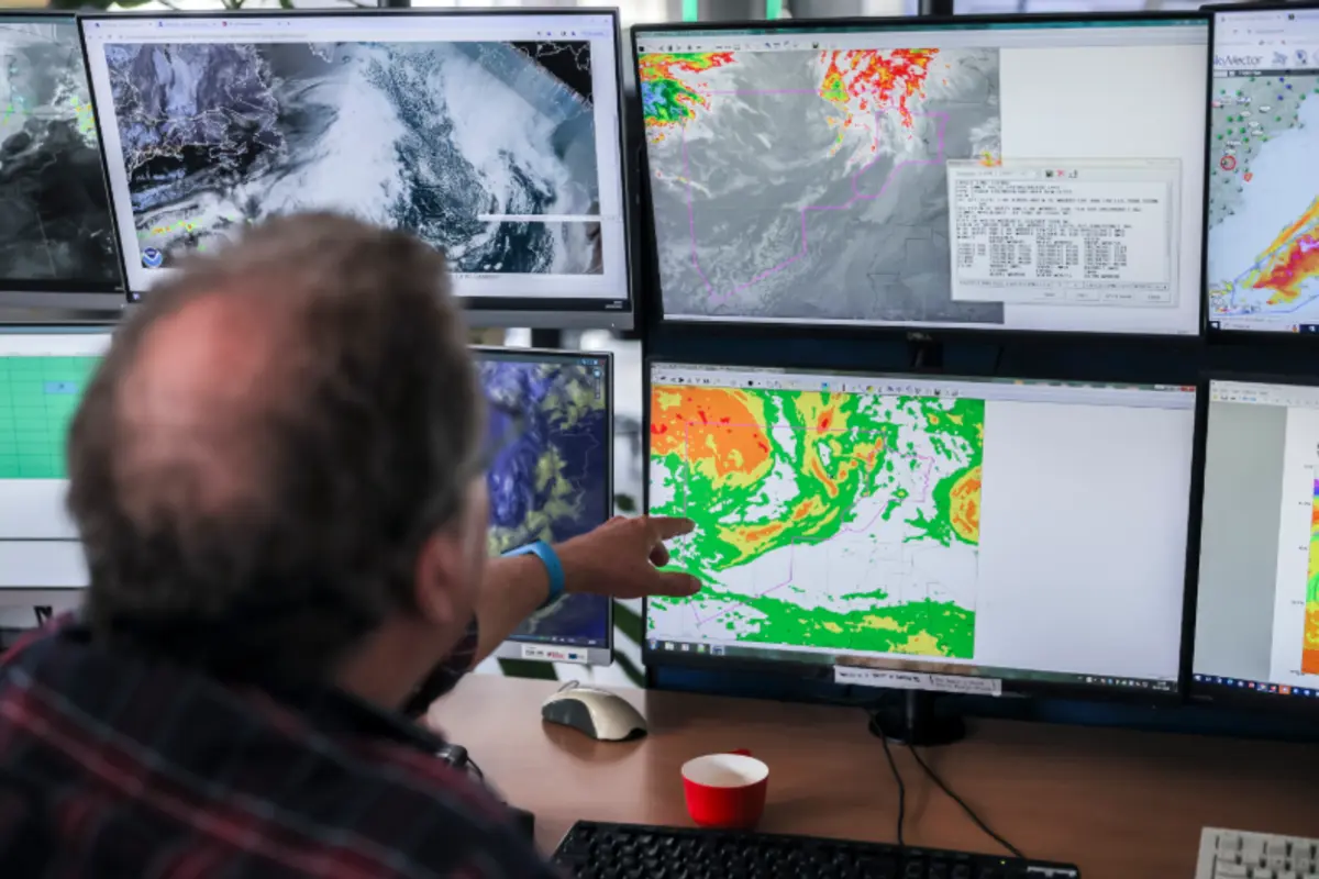 Imagem de contexto do artigo Sete distritos do norte e centro sob aviso laranja devido à chuva e trovoada