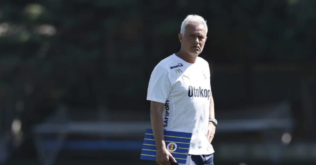 Mourinho (Reprodução: Fenerbahçe)