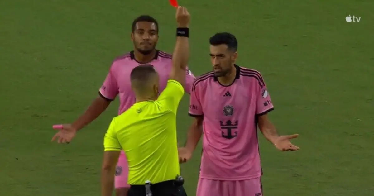 Expulsão de Busquets (créditos: X/Reprodução)