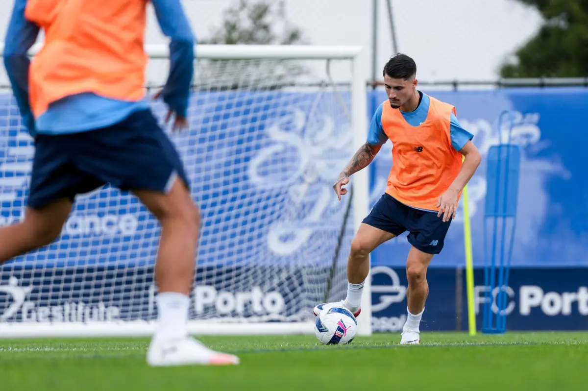 Imagem de contexto do artigo Borja Sainz em estreia: as imagens de mais um treino do FC Porto na pré-época