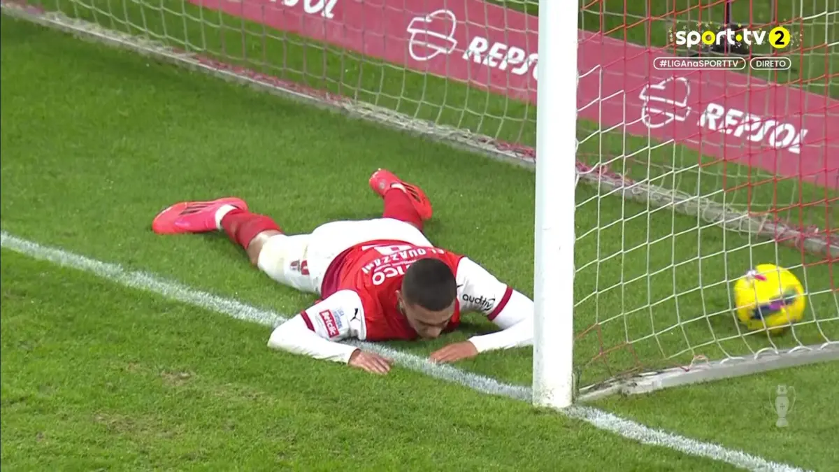 Imagem de contexto do artigo Famalicão marca ao Braga nos descontos da primeira parte e gela a Pedreira. Ora veja