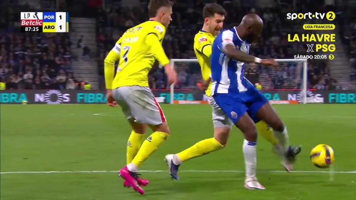 Imagem de contexto do artigo FC Porto-Arouca: Fofana ganhou penálti e William Gomes devolveu vantagem aos dragões
