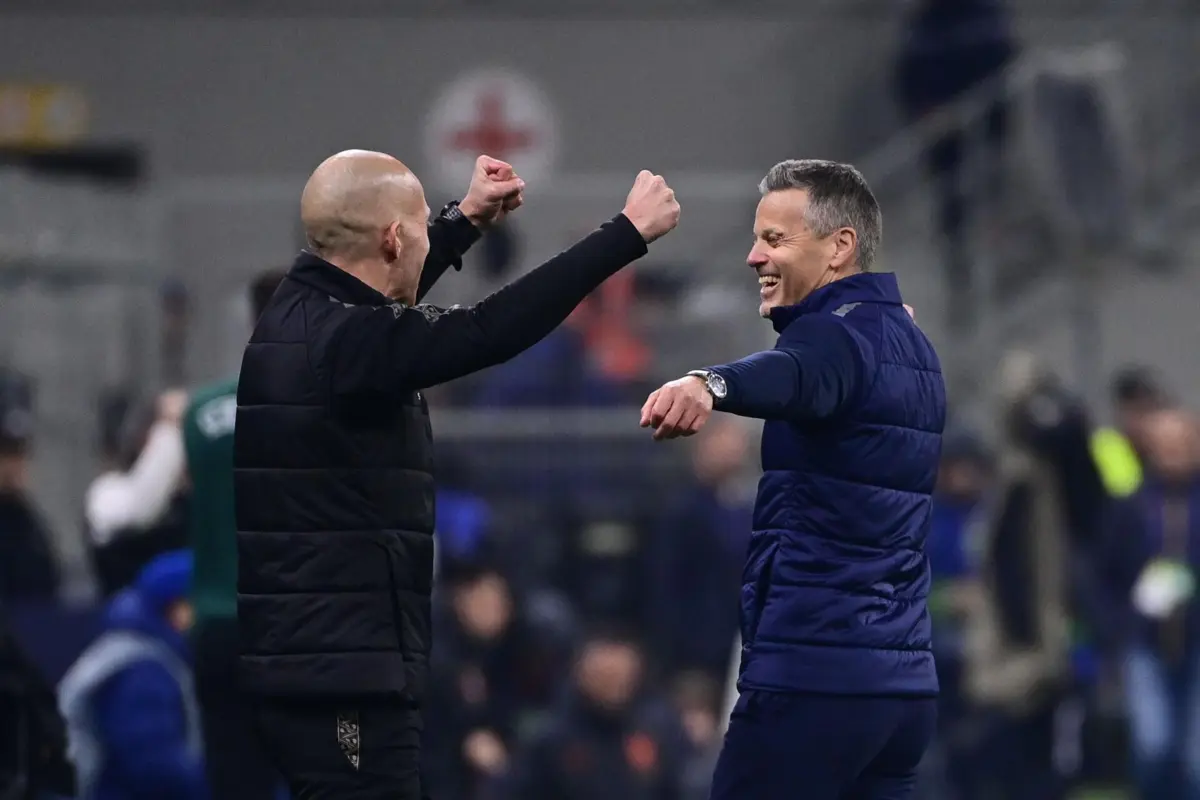 Kjetil Knutsen à direita