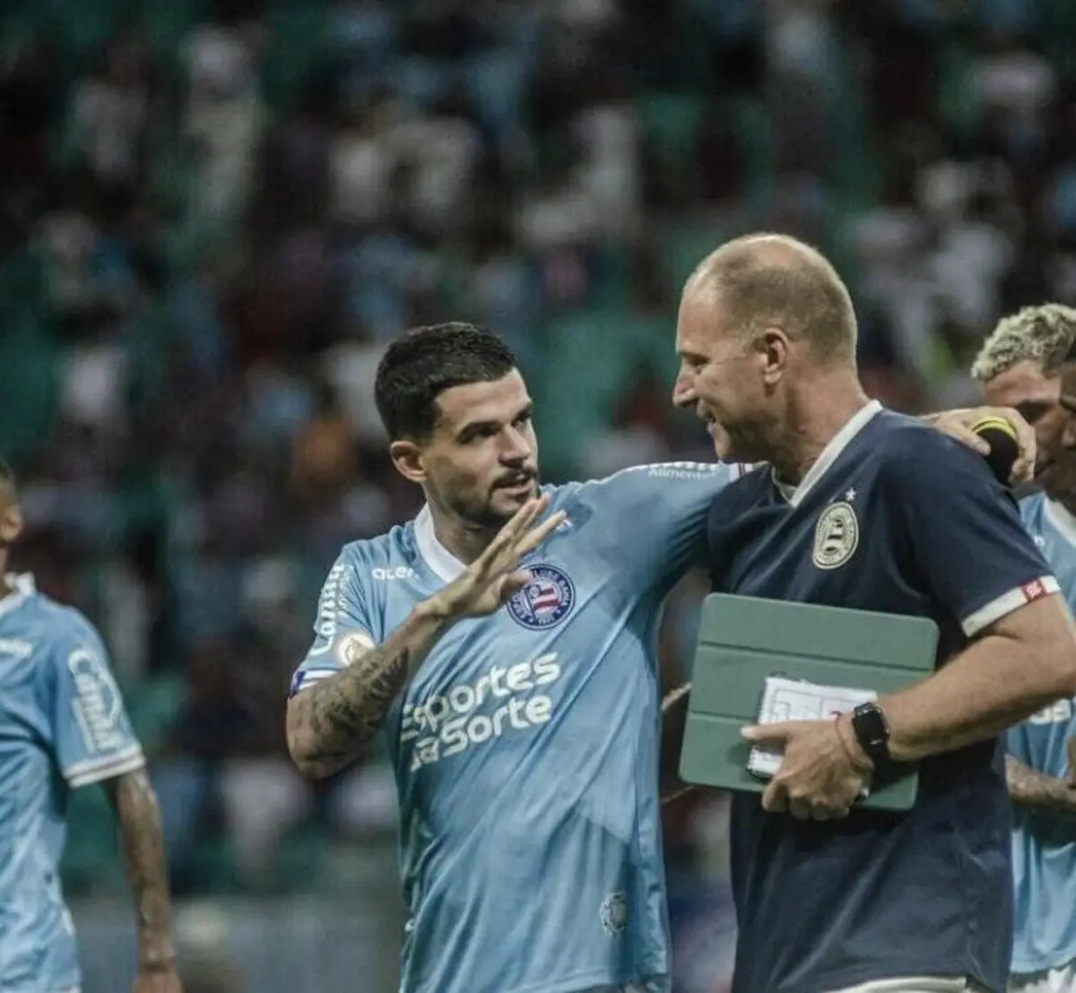 Nuno Presume, à direita, no Bahia