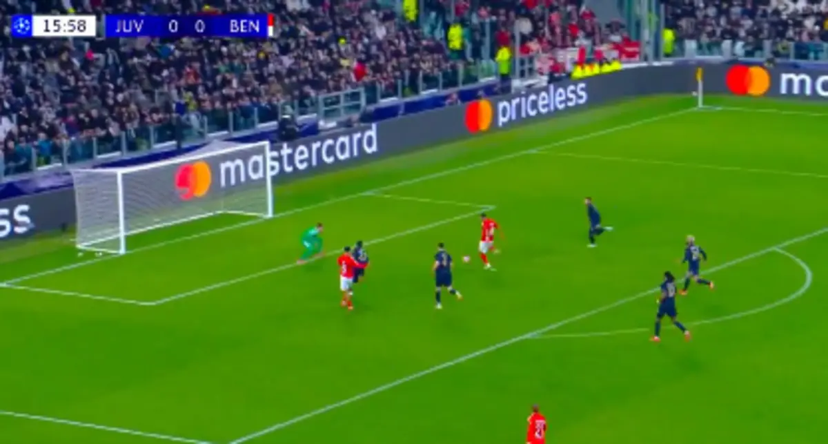 Imagem de contexto do artigo Juventus-Benfica: Bah assiste Pavlidis, que inaugura o marcador. Veja o golo