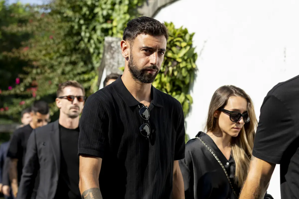 Bruno Fernandes no funeral de Diogo Jota (Créditos: Carlos Carneiro)