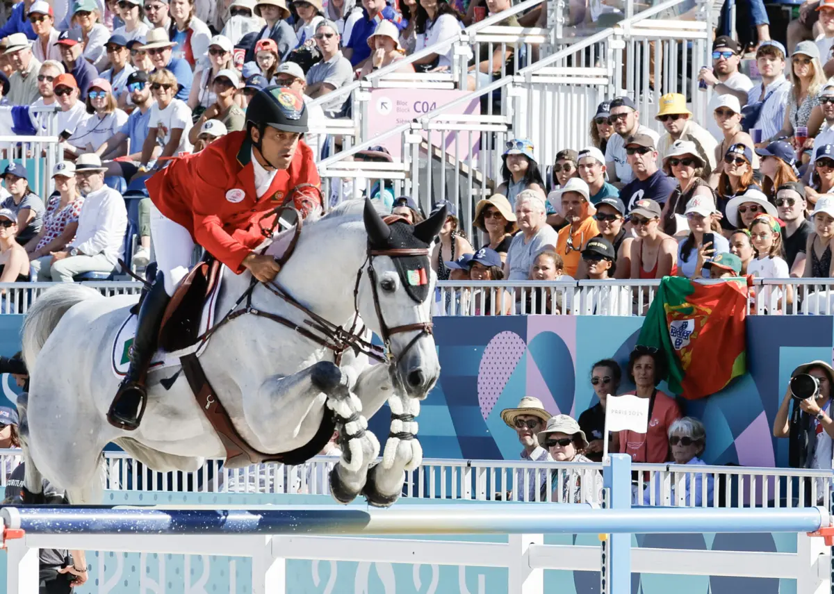 Imagem de contexto do artigo Cavaleiro português Duarte Seabra em 8.º no Grand Prix de Paris