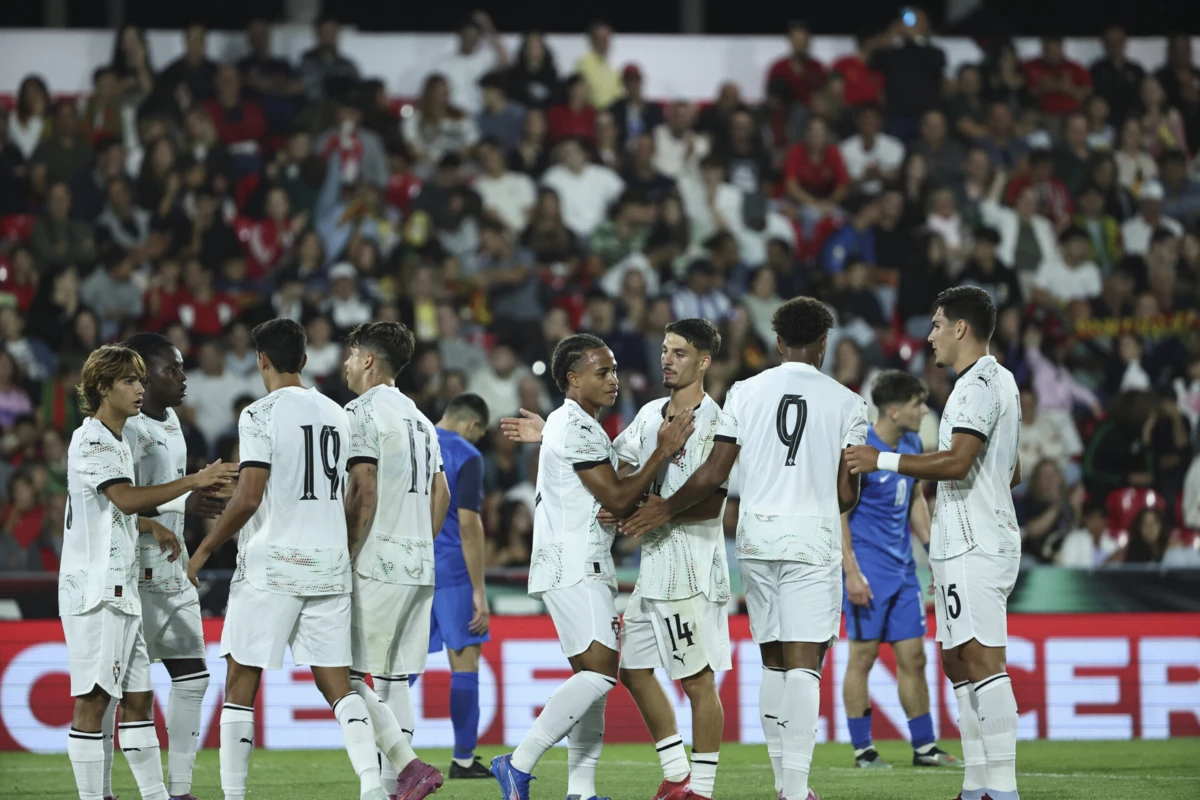 Leonardo Barroso festeja o golo (Créditos: FPF)