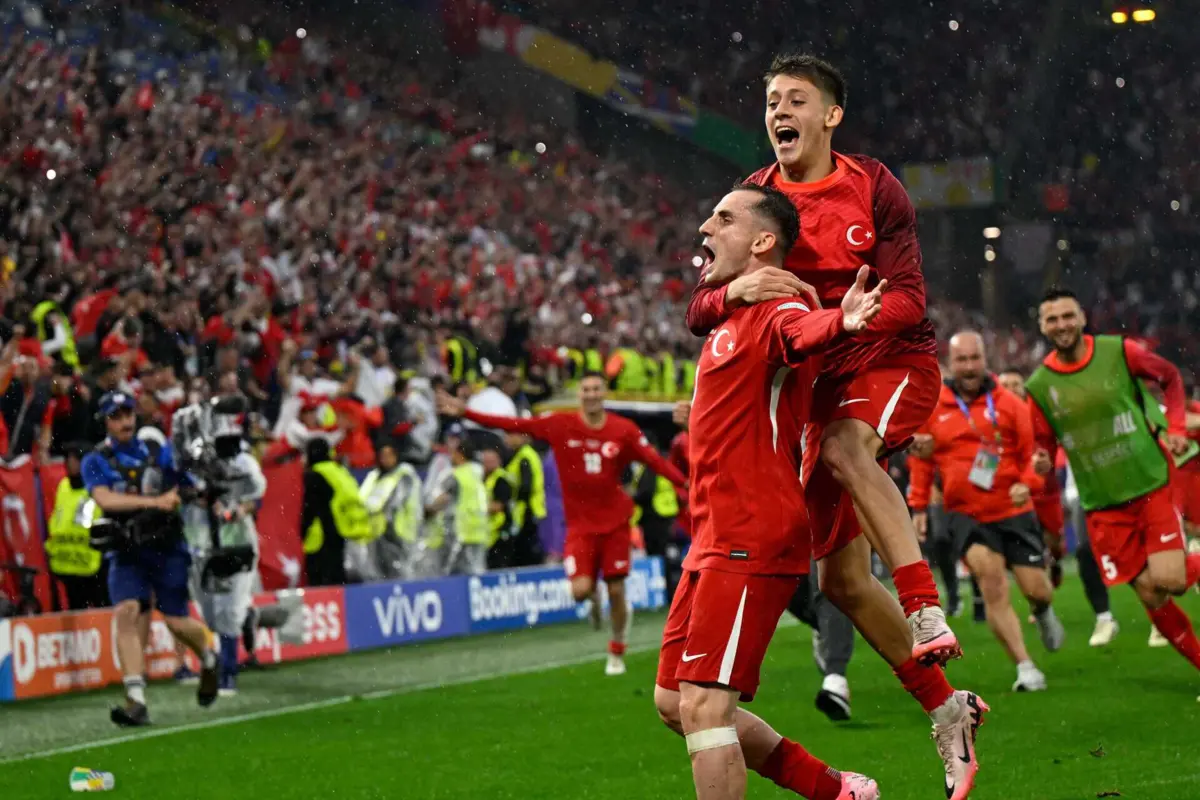 Festa turca contra a Geórgia (créditos: AFP)