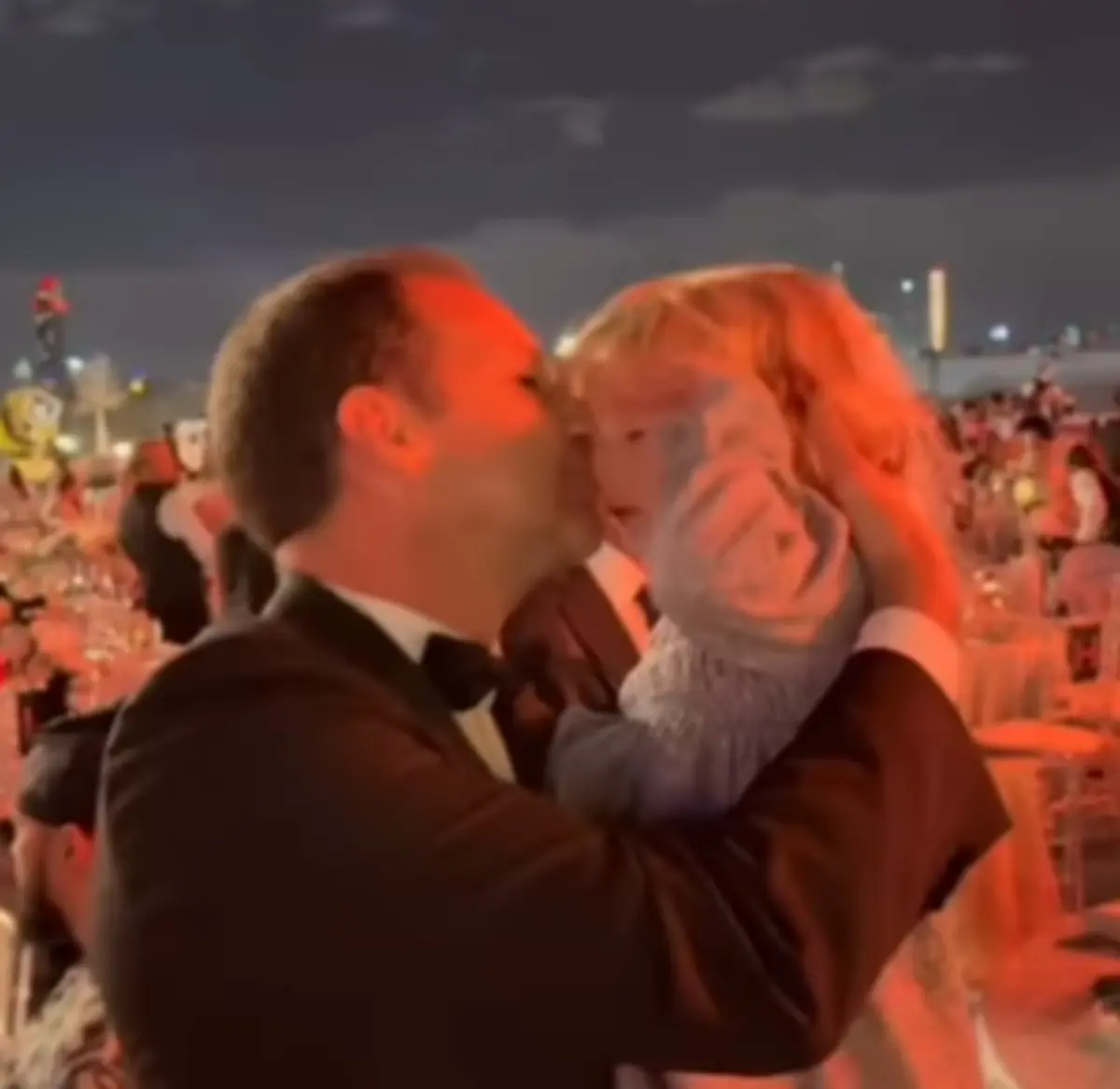 Imagem de contexto do artigo A dança de Frederico Varandas com a filha na passagem de ano: veja o vídeo