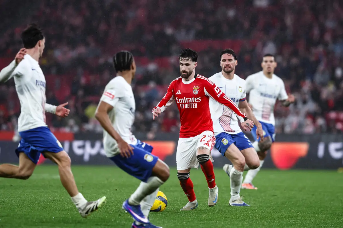 Rafa Silva frente ao Alverca