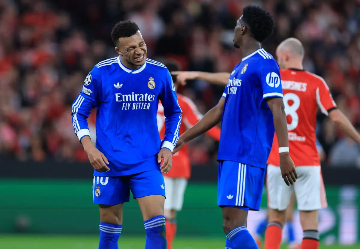 Mbappé falha segunda mão frente ao Benfica