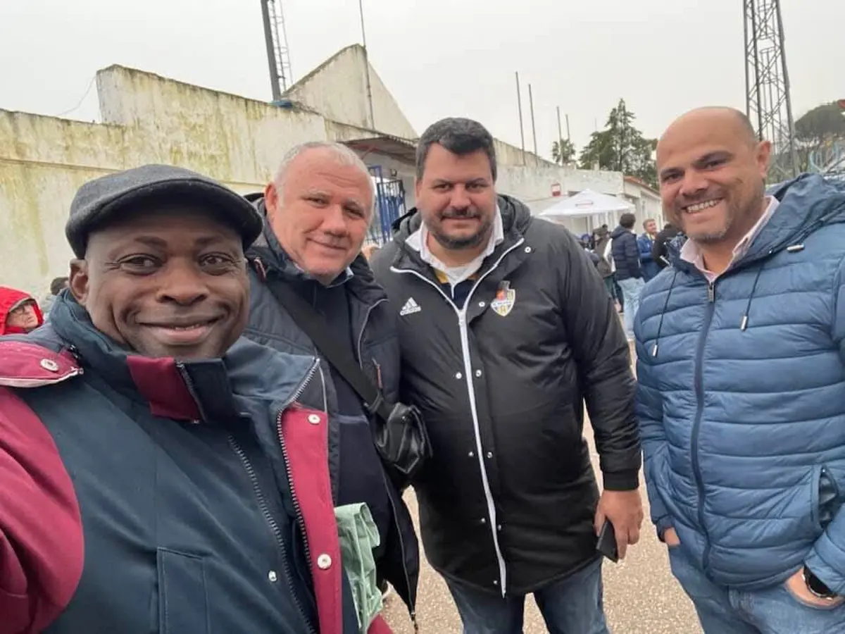 Basaúla à esquerda