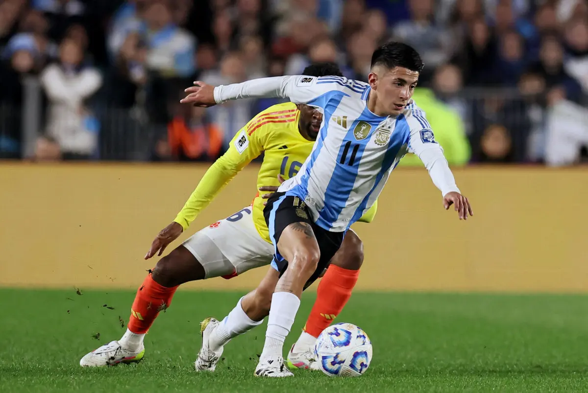 Thiago Almada tem sido opção regular na seleção da Argentina (créditos: AFP)