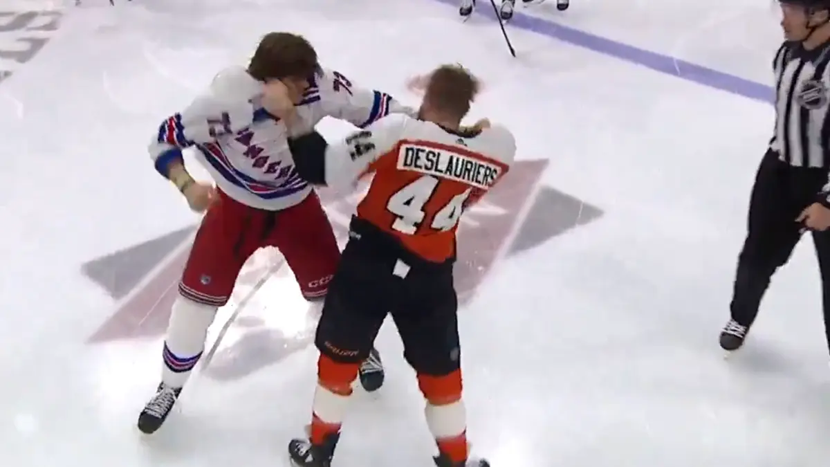 Imagem de contexto do artigo Pancadaria na NHL fez os adeptos vibrar e deixou marcas visíveis: veja o vídeo