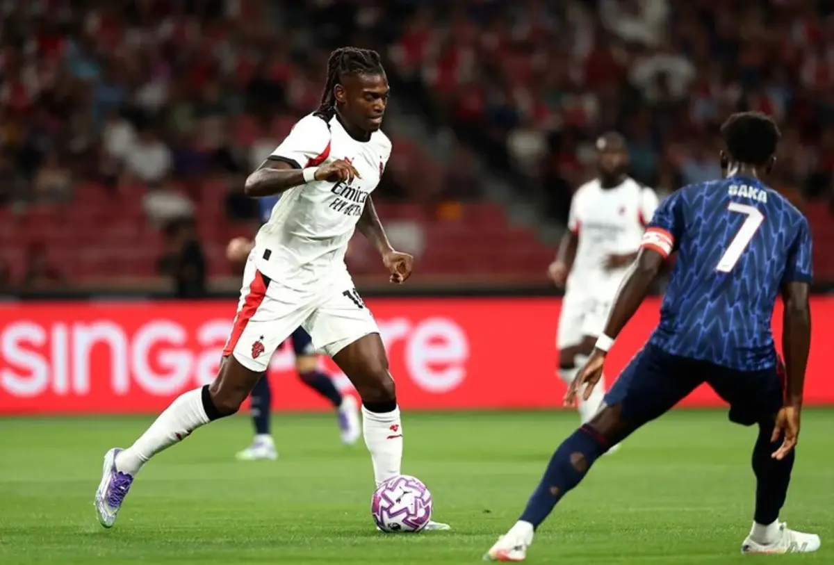 Imagem de contexto do artigo Rafael Leão foi capitão, jogou a nove contra o Arsenal e agradou a Allegri