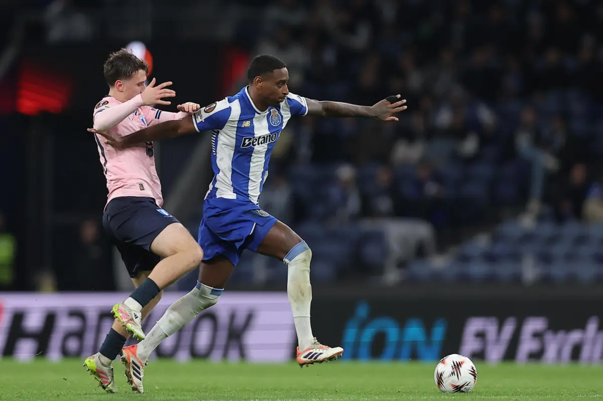 Pablo Rosario em ação frente ao Malmo