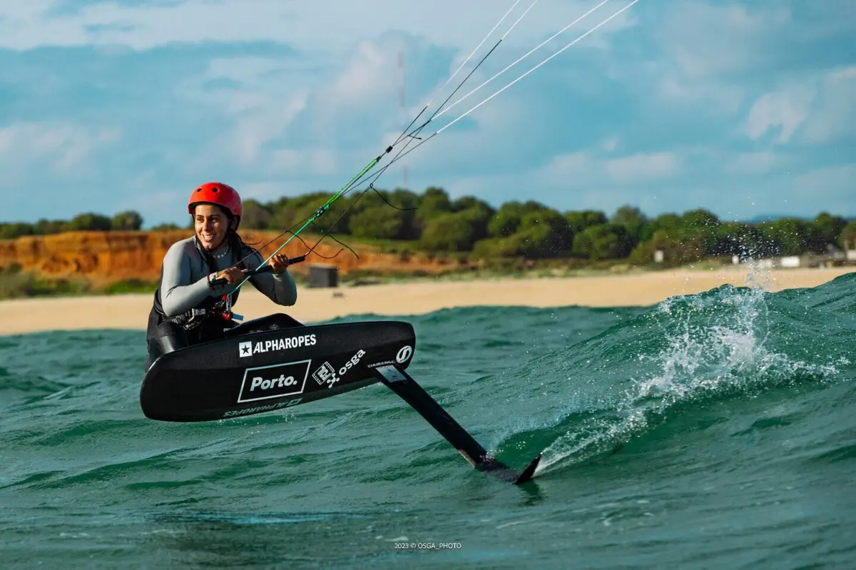 Imagem de contexto do artigo Mafalda Pires de Lima arranca Semana Olímpica de Hyeres no sétimo lugar em kite