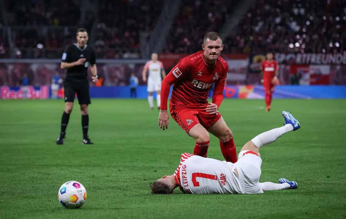 Dani Olmo no momento da lesão