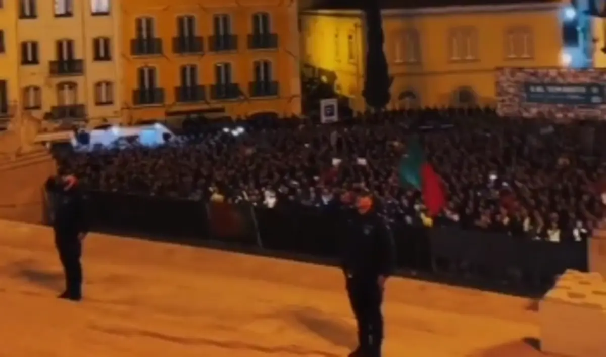 Plataforma estima 15 000 elementos da PSP e GNR em manifestação em frente à Assembleia da República