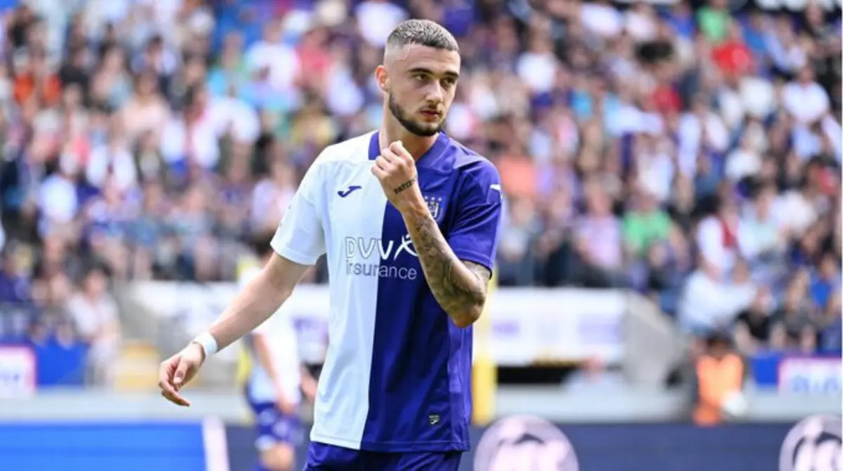 Imagem de contexto do artigo Zeno Debast está na mira do Sporting