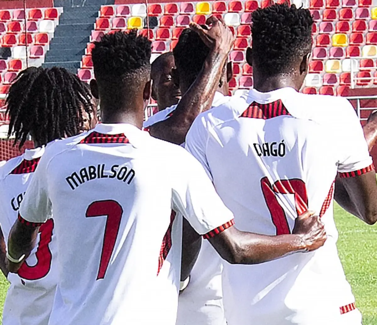 Imagem de contexto do artigo 1.º de Agosto isola-se no segundo lugar do Girabola