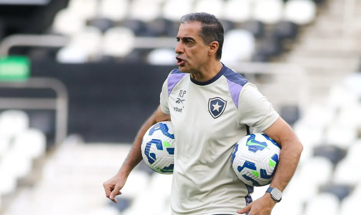 Renato Paiva (Créditos: Botafogo FR)