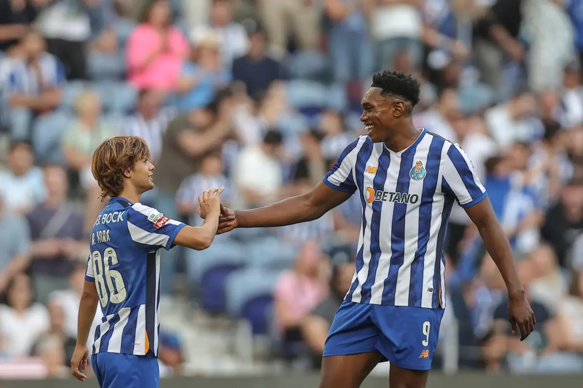 Rodrigo Mora com o companheiro de equipa e amigo Samu