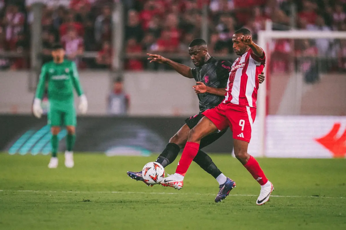 Braga perdeu em casa do Olympiacos por três golos sem resposta