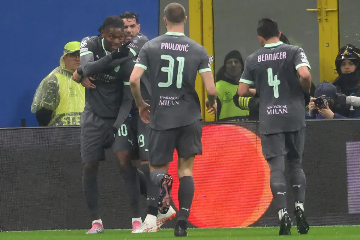 Rafael Leão festeja ( EPA/MATTEO BAZZI)