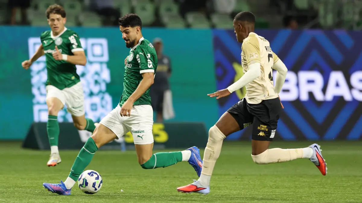 Flaco López marcou dois golos