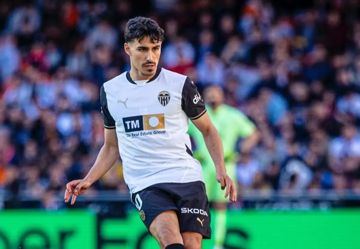 Imagem de contexto do artigo André Almeida esteve para sair, mas vai renovar contrato com o Valência