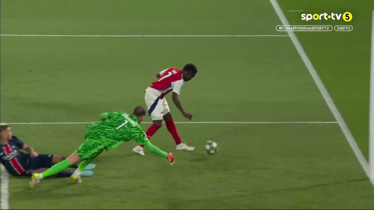 Imagem de contexto do artigo PSG-Arsenal: Bukayo Saka reduz e dá esperança aos gunners