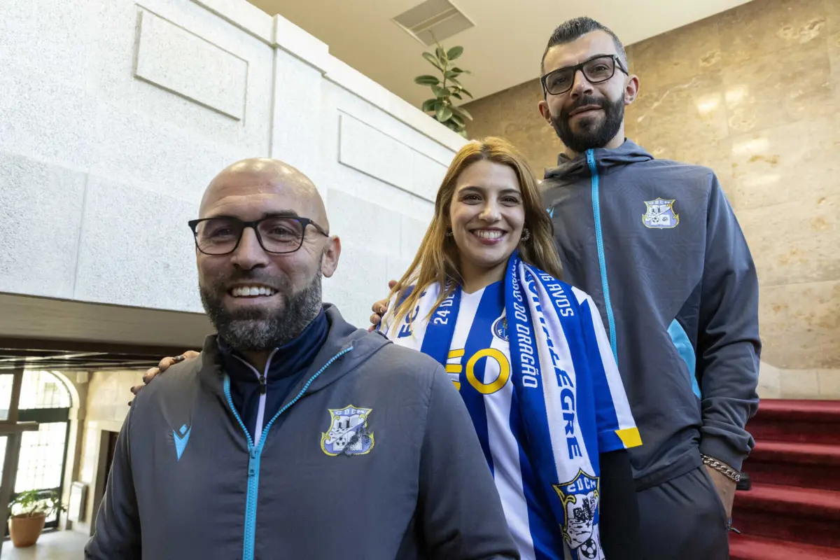 Stacey Sanches, portista sorridente, entre o primo Tony e o irmão Steven Sanches (Créditos: Carlos Carneiro / Global Imagens)