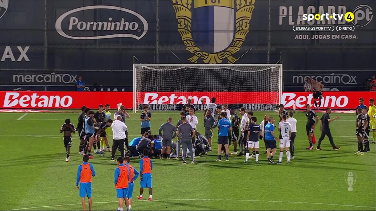 Imagem de contexto do artigo Apreensão no Famalicão-Casa Pia: Pablo Roberto sentiu-se mal no relvado