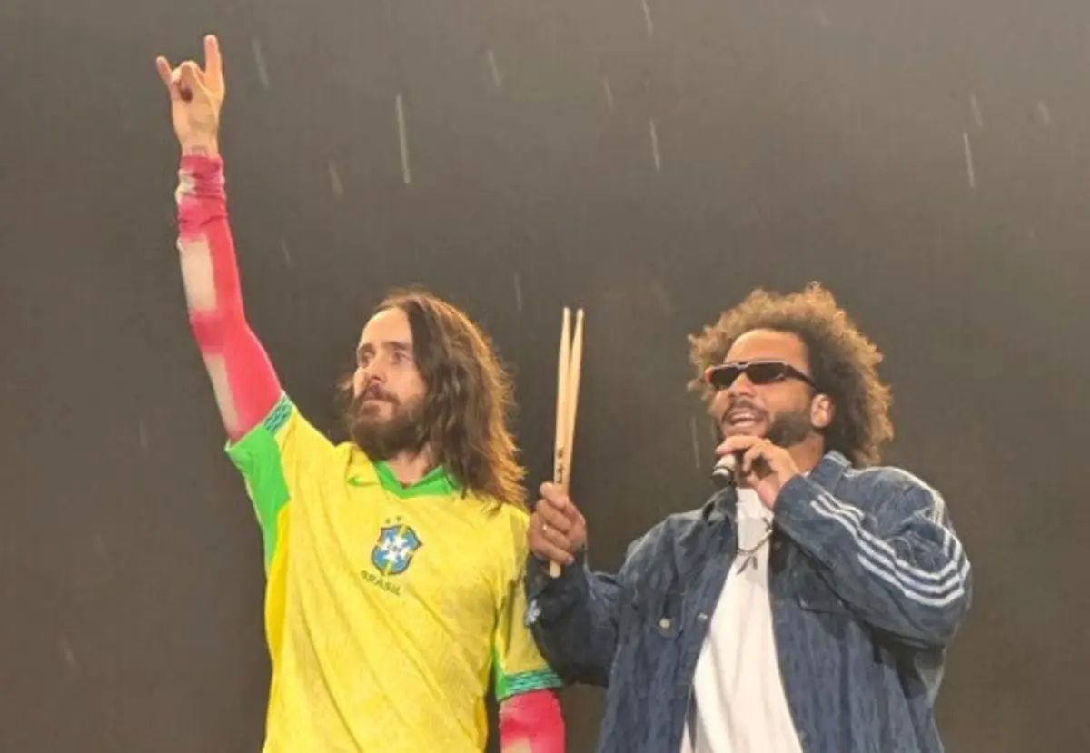 Marcelo e Jared Leto, vocalista da banda (créditos: X/@LollapaloozaBr)