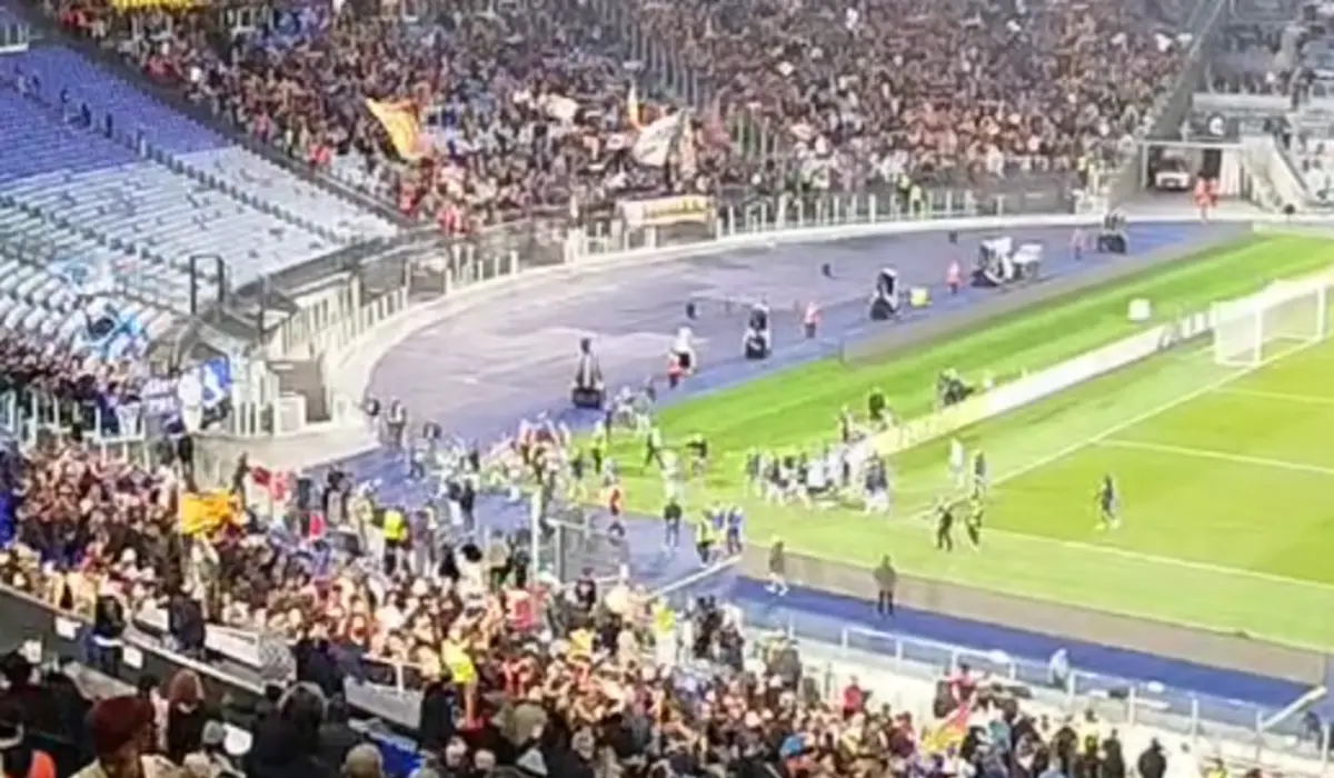 Imagem de contexto do artigo Adeptos do FC Porto aplaudiram equipa após eliminação na Liga Europa