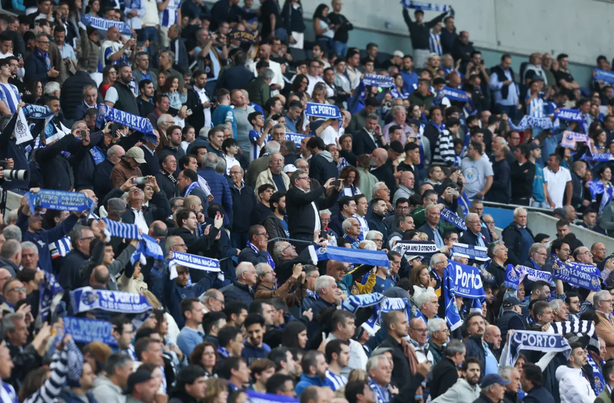 Imagem de contexto do artigo Dragões colocam à venda bilhetes para deslocação aos Açores