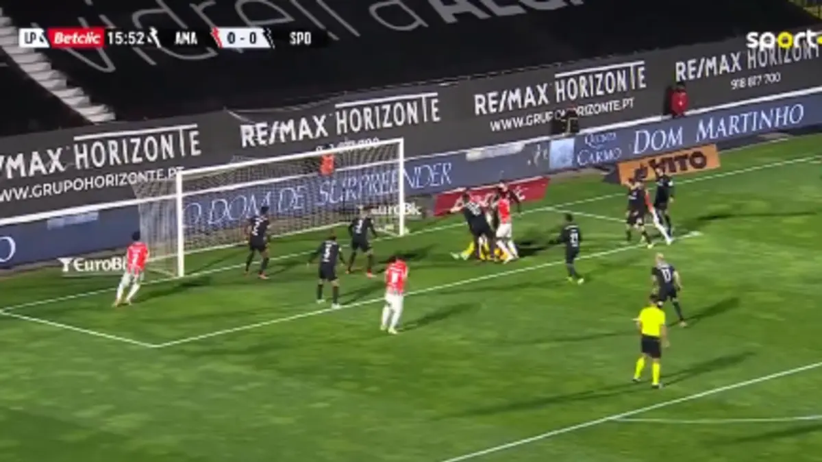 Imagem de contexto do artigo Estrela-Sporting: erro crasso de Israel e golo de Bucca. Veja o lance