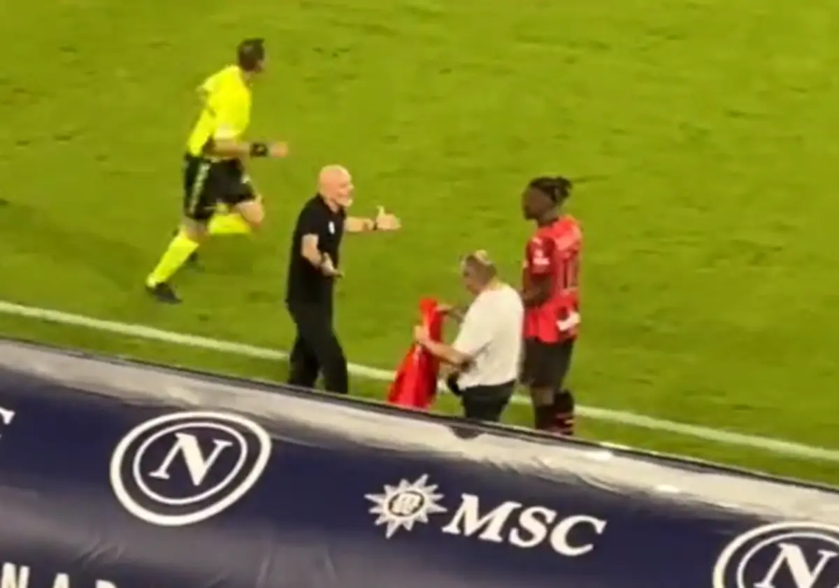 Imagem de contexto do artigo Rafael Leão é substituído no Nápoles-Milan e pede explicações ao treinador