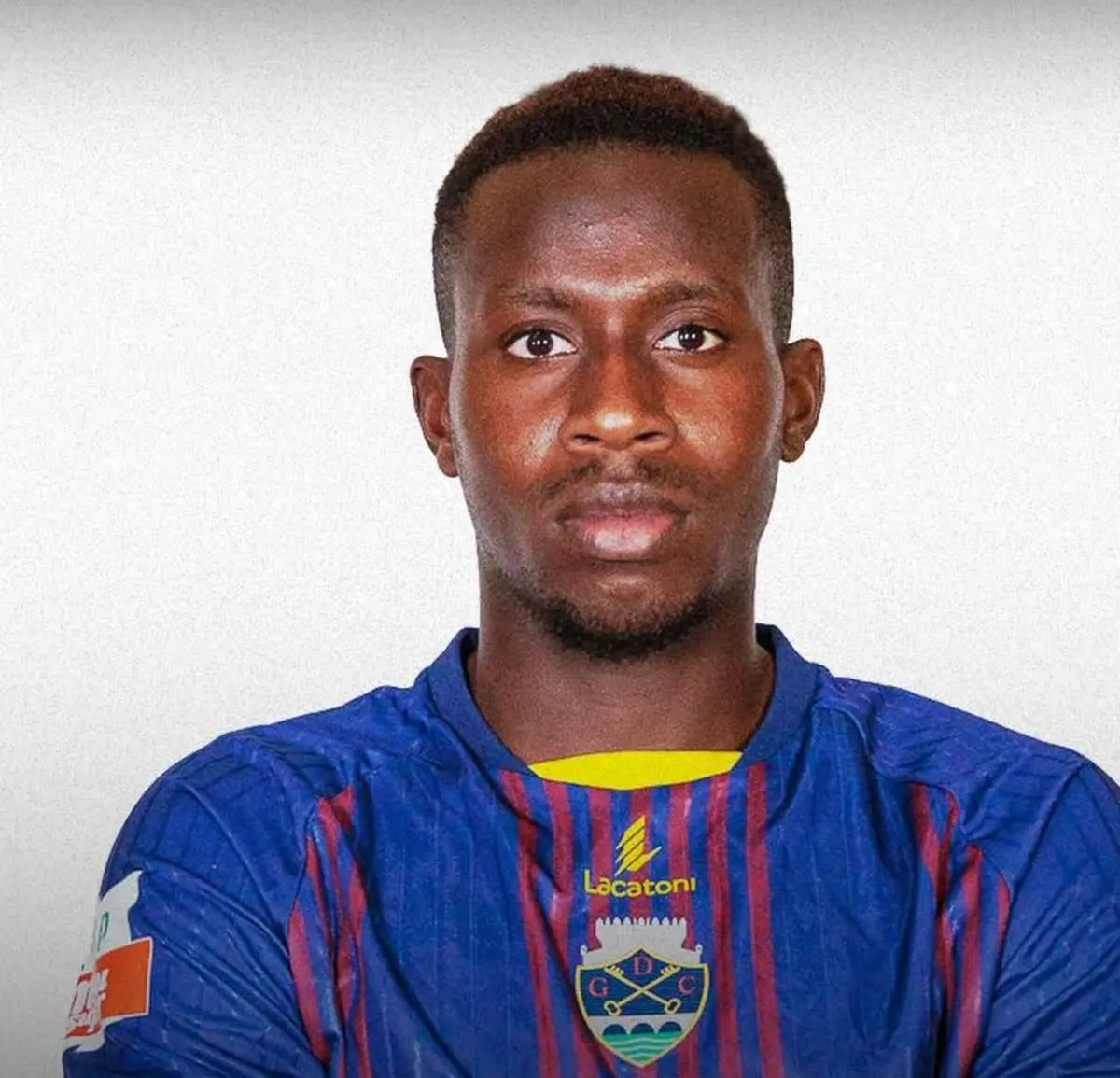 Imagem de contexto do artigo Chaves renova contrato de Mamadou Tounkara